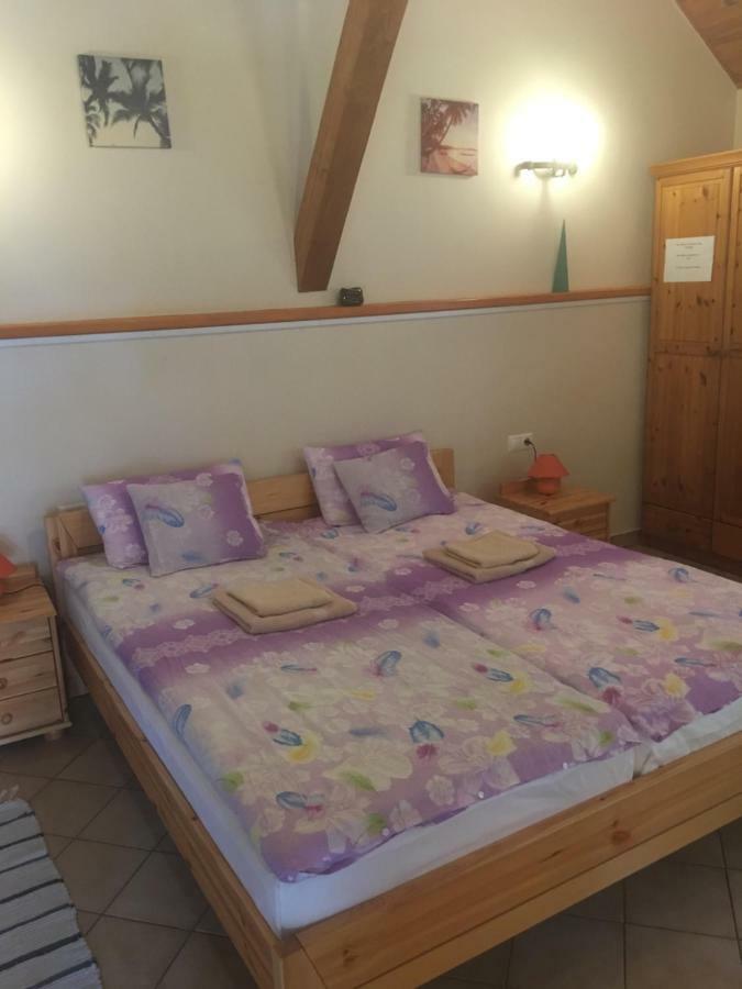 Andre & Moni Apartamento Balatongyörök Exterior foto